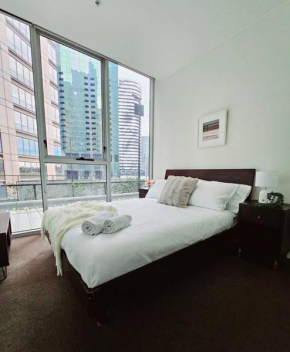 2BD Melbourne Apt Near Vic Market